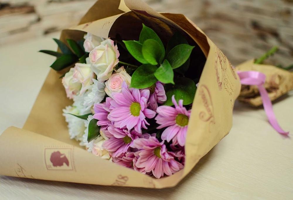 Букет цветов из: Розы и Хризантемы в Колпашево