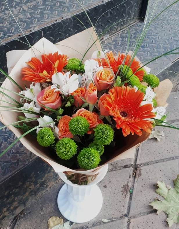 Букет цветов из: Герберы, Хризантемы, Альстромерии и Розы в Колпашево