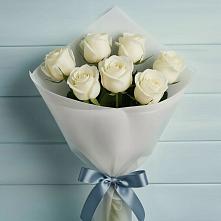 Букет 7 Белых роз Эдлесс Лав в Колпашево
