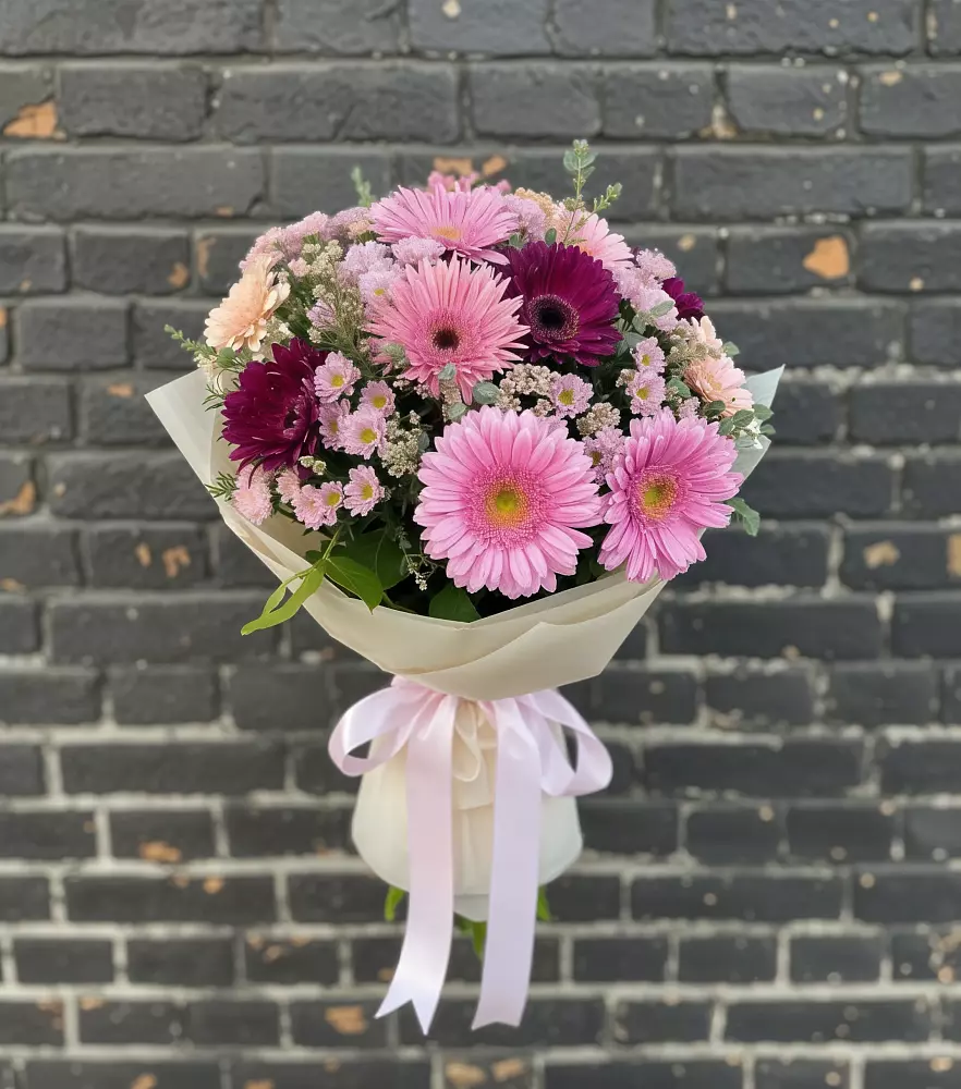 Букет цветов из: Герберы и Хризантемы в Колпашево