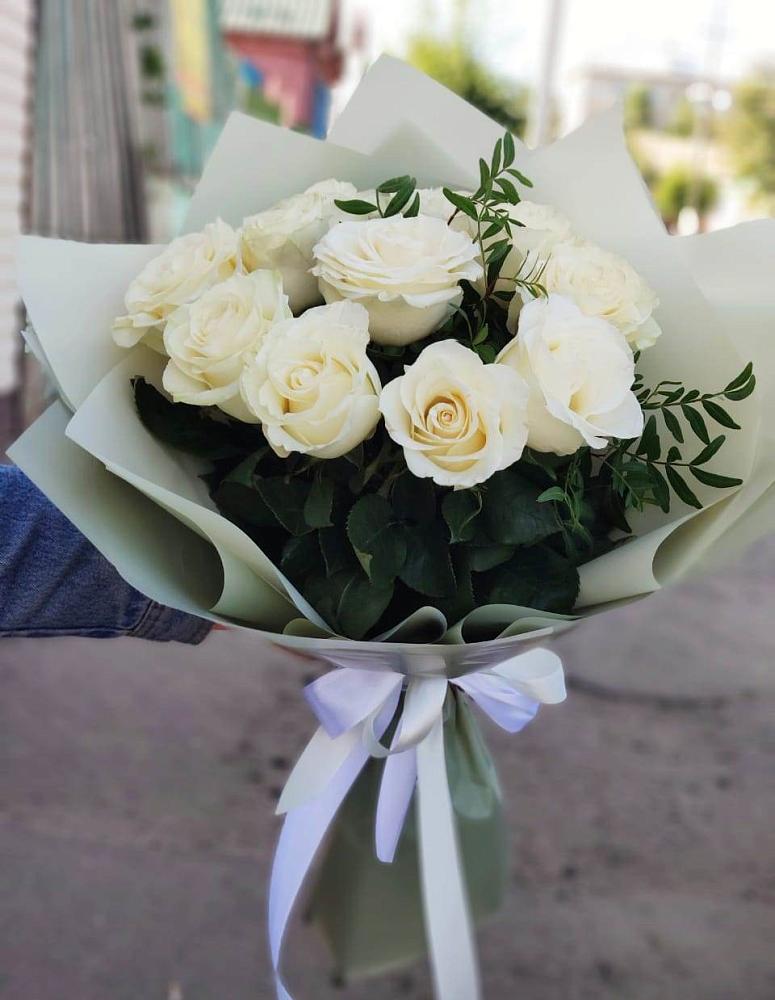 Букет Белые розы Проуд в Колпашево