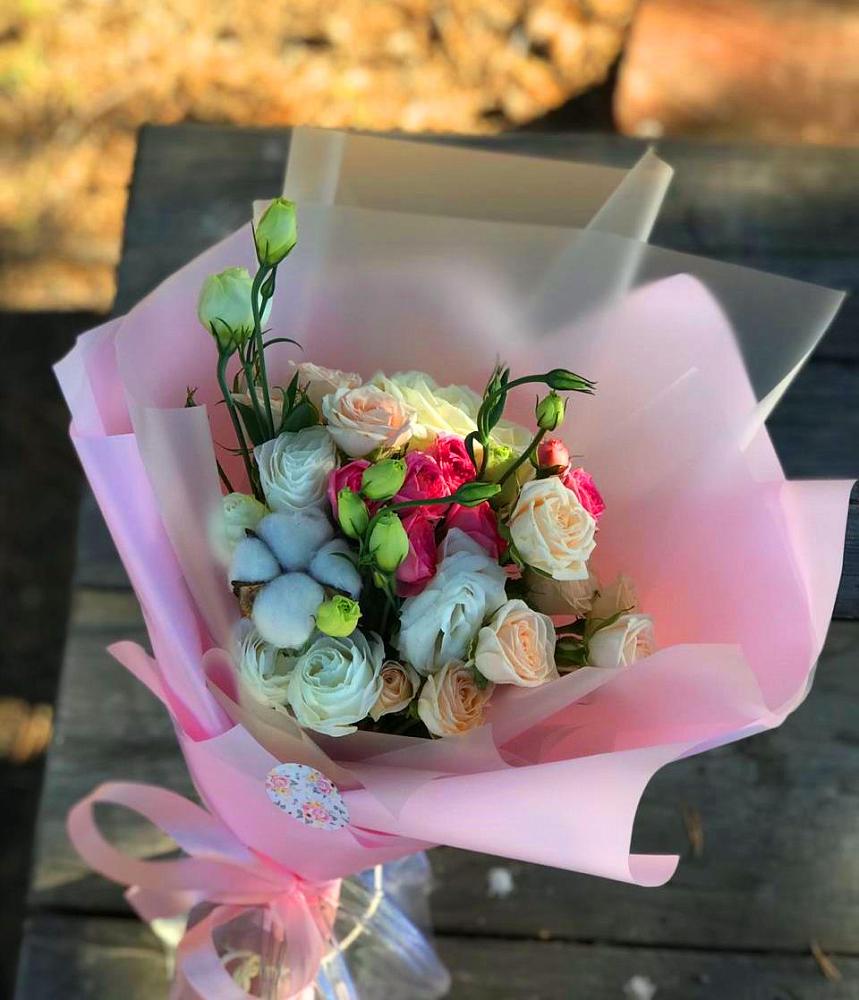 Букет цветов из: Розы и Лизиантусы в Колпашево