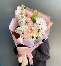 Букет цветов из:  Хризантемы и Розы в Колпашево