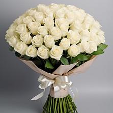 Букет 101 беля роза Белоснежка в Колпашево