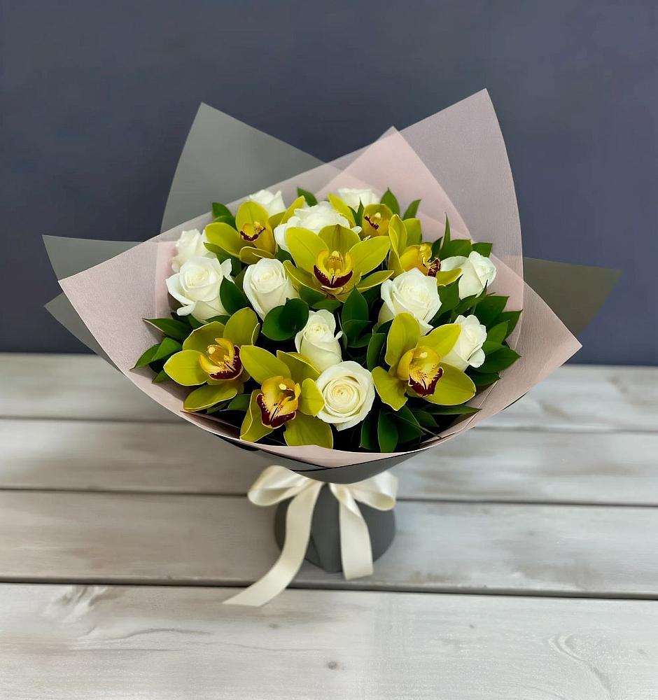 Букет цветов из: Орхидеи и Розы в Колпашево