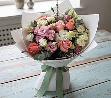 Букет цветов из:  Розы, Лизиантусы и Гвоздики в Колпашево