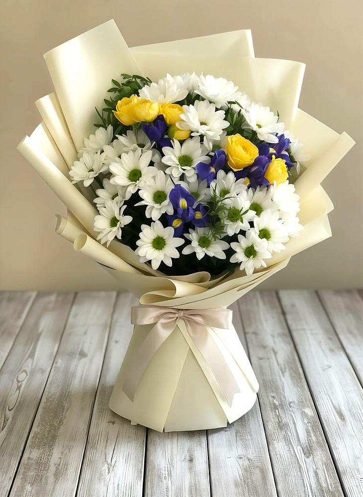 Букет цветов из: Ирисы, Хризантемы и Розы в Колпашево