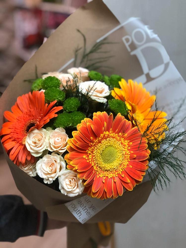 Букет цветов из: Герберы, Хризантемы и Розы в Колпашево