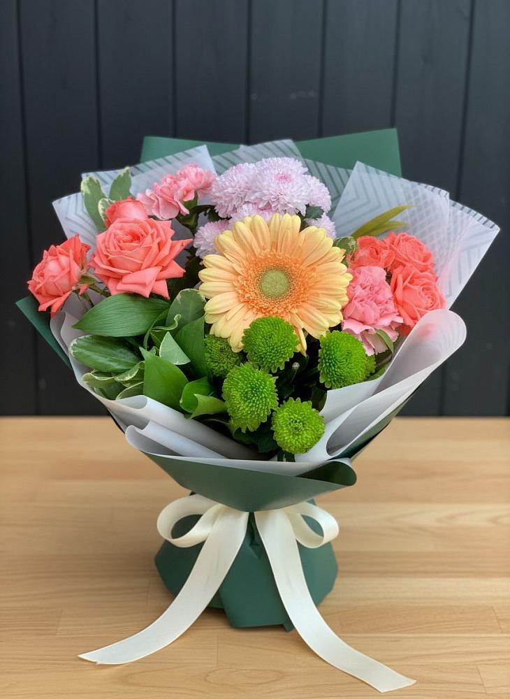 Букет цветов из: Гвоздики, Розы, Герберы и Хризантемы в Колпашево