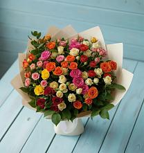 Букет Микс из разноцветных кустовых роз в Колпашево